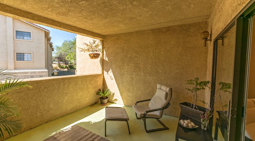 06-Patio 2-1592 Charterwood Ct