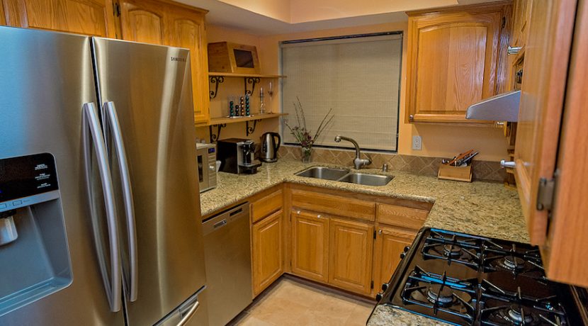 07-Kitchen-1592 Charterwood Ct
