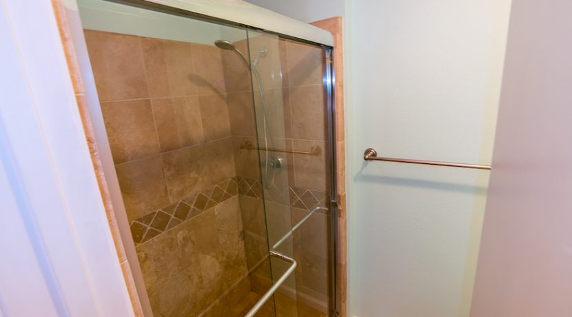 13-Shower Stall 1-1592 Charterwood Ct