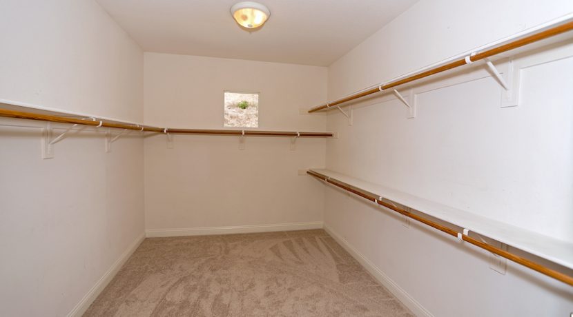 18 Master Bedroom Walkin Closet - 1920 HAZEL NUT CT - AG