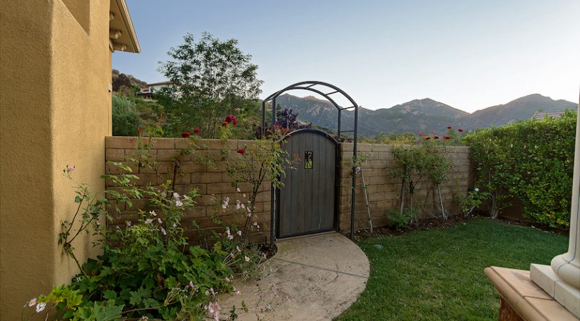 32 Backyard Garden 1 - 1920 HAZEL NUT CT - AG