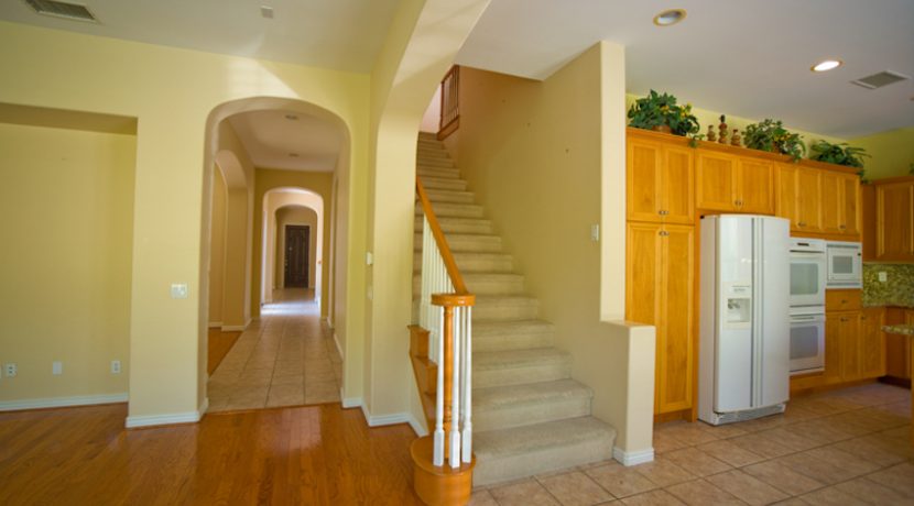HOUSE-KITCHENENTRY