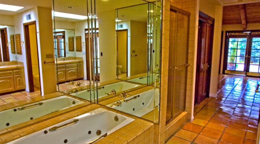 HOUSE-MASTERBATH