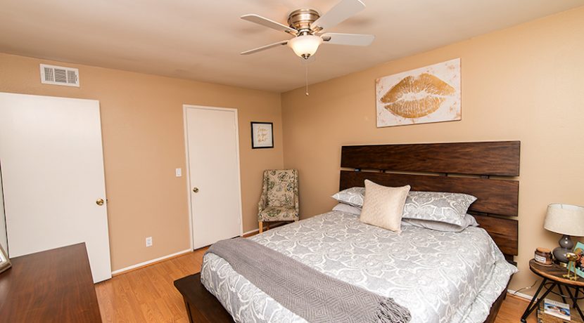 13 - Master Bedroom2