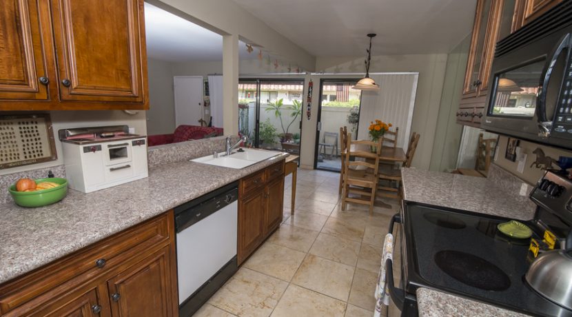 06 - Kitchen