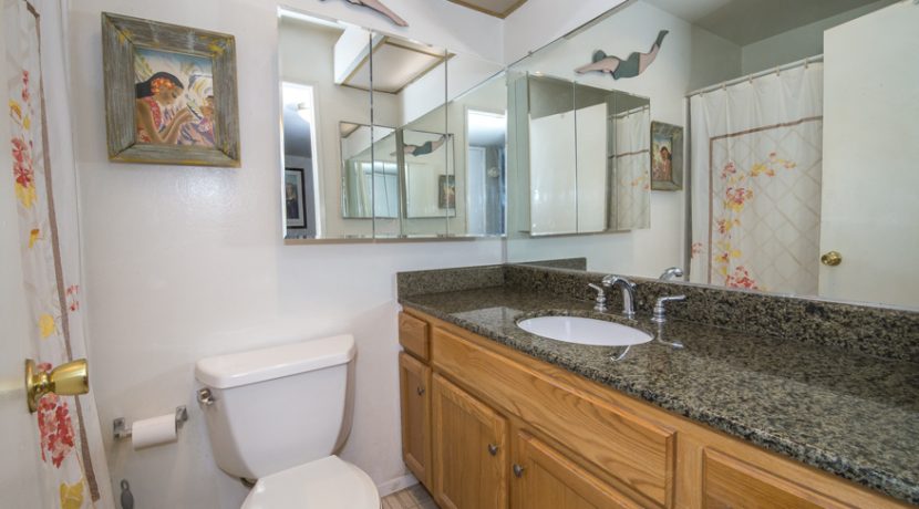 10 - Shared Bathroom