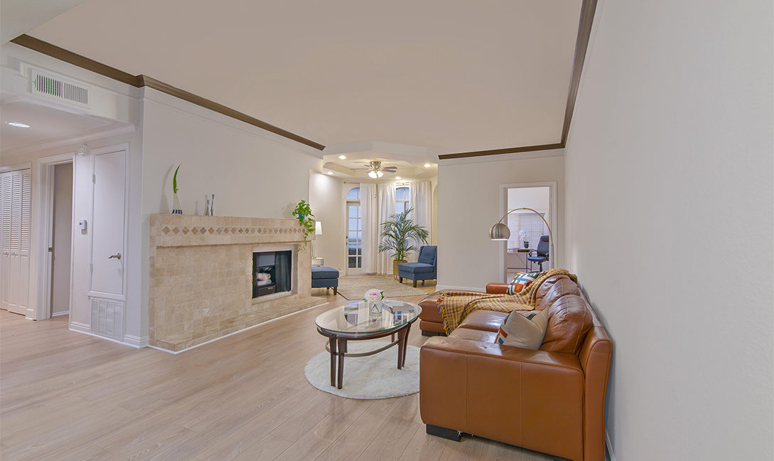 Livingroom Entry