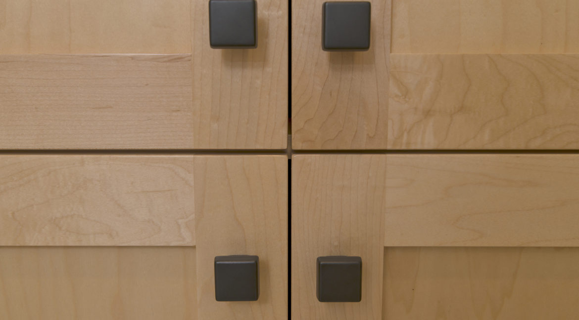 267 Stonecreek Court, Lake Sherwood - Linen closet doors of main bathroom