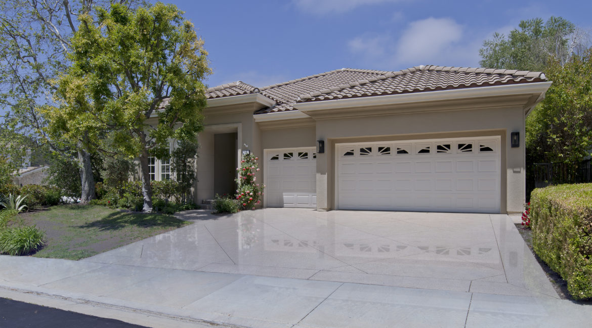 267 Stonecreek Court, Lake Sherwood - Front Facade of Property