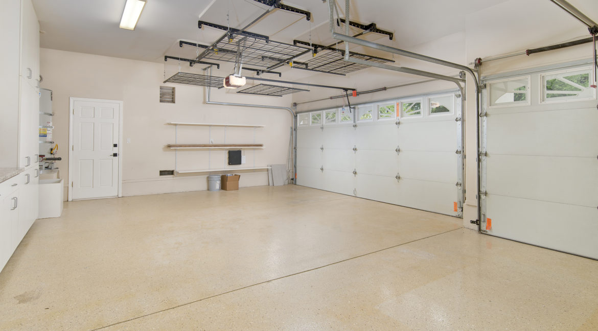 267 Stonecreek Court, Lake Sherwood - Three Car Garage