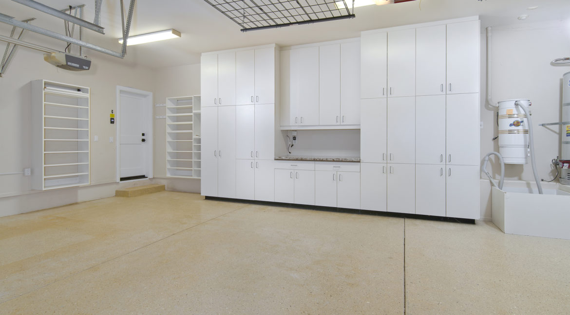 267 Stonecreek Court, Lake Sherwood - Three Car Garage