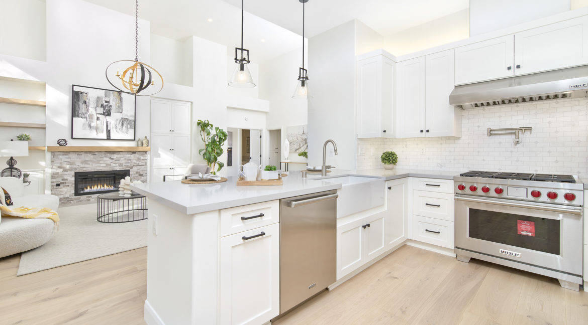 267 Stonecreek Court, Lake Sherwood - Kitchen view of main room