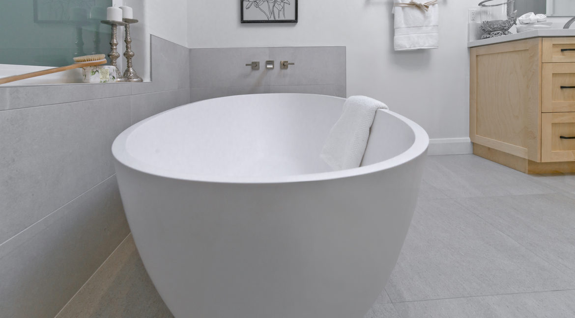 267 Stonecreek Court, Lake Sherwood - Main Bedroom Tub