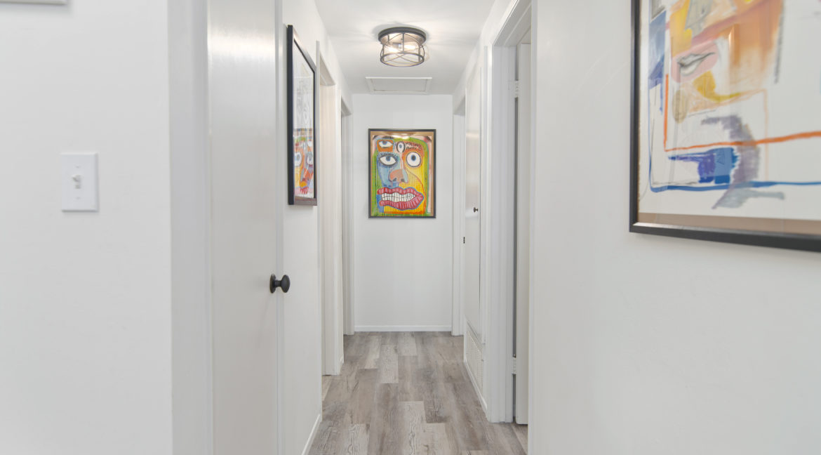 163 Galsworthy Street Thousand Oaks - Hallway to Bedrooms
