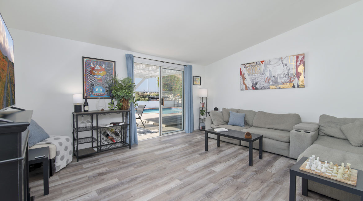163 Galsworthy Street Thousand Oaks - Remodeled Living Room