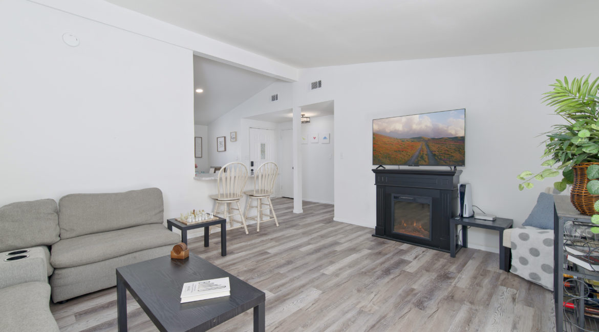 163 Galsworthy Street Thousand Oaks - Tastefully Remodeled Living Room