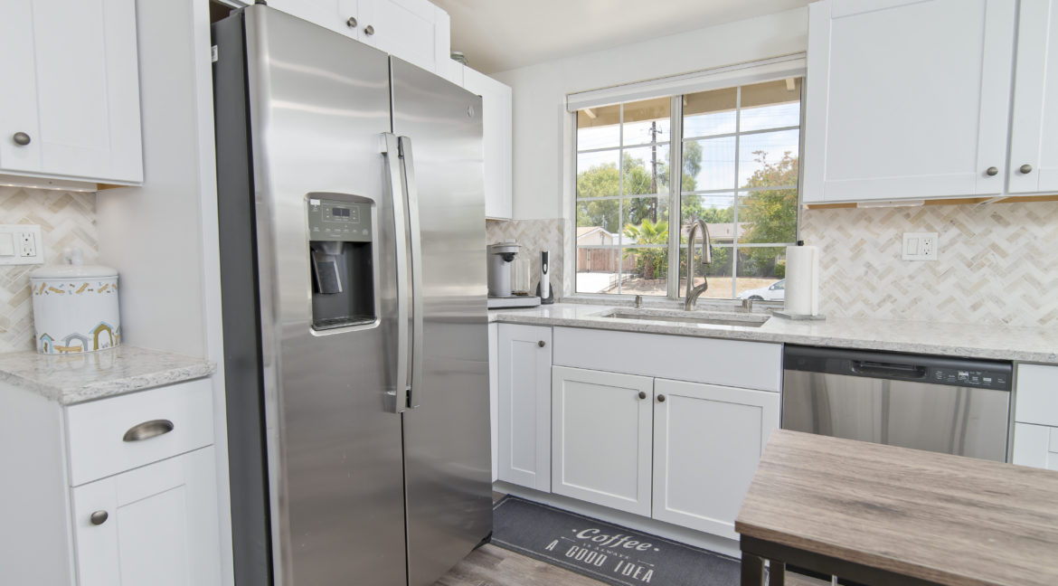163 Galsworthy Street Thousand Oaks - New Refrigerator and Dishwasher