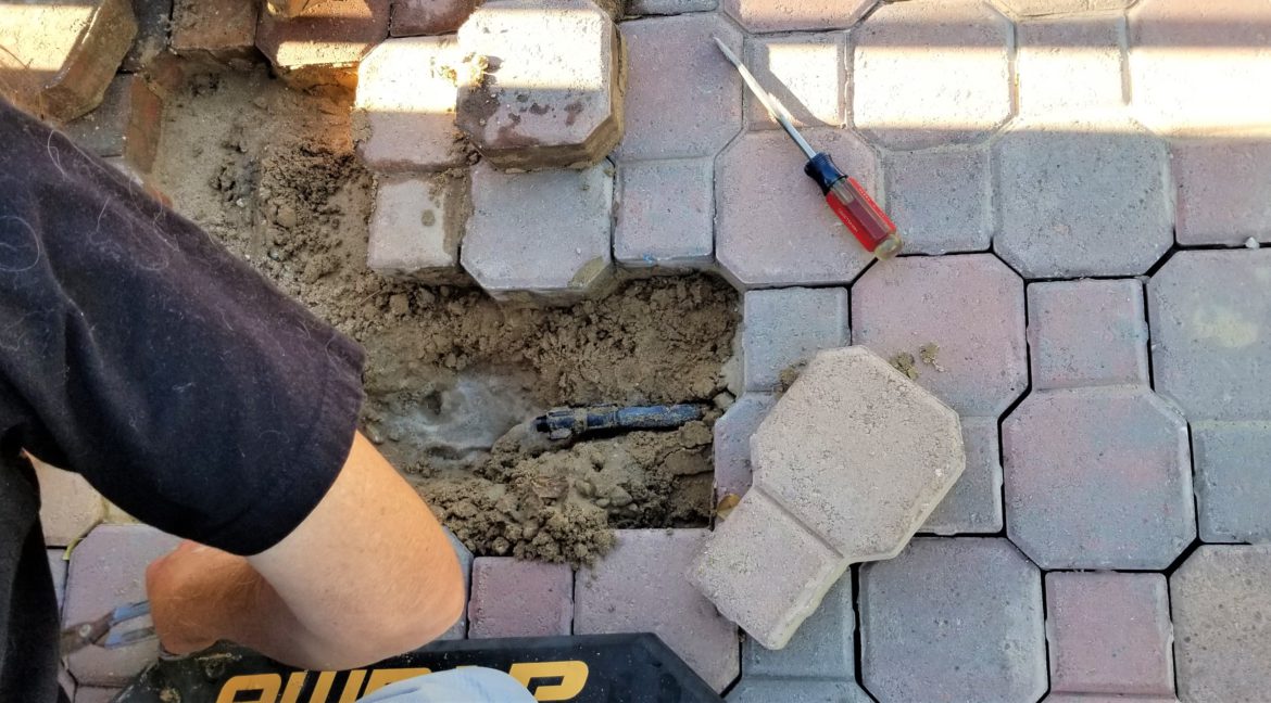 masonry-laying-paver-stones-2022-11-08-03-09-06-utc