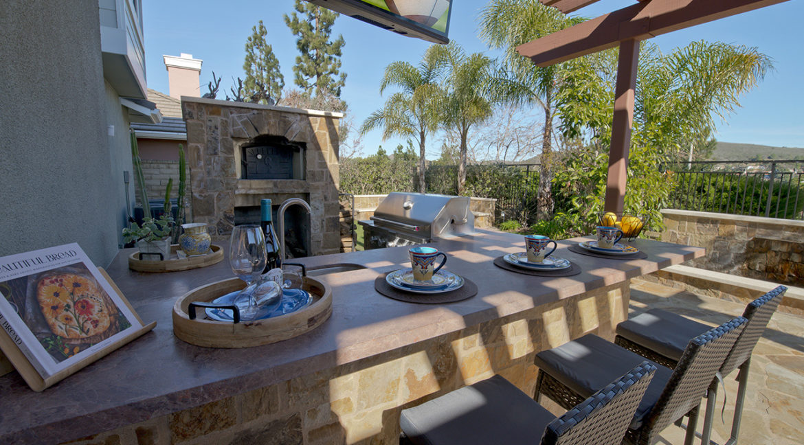 Outdoor Sports Bar Entertainment Space