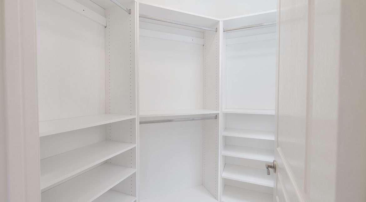 Main Bedroom Walk-in Closet